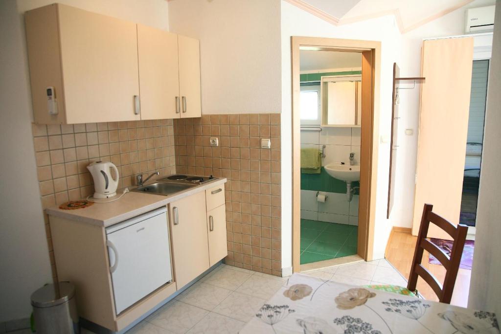 Apartments Dragun Podstrana Rum bild
